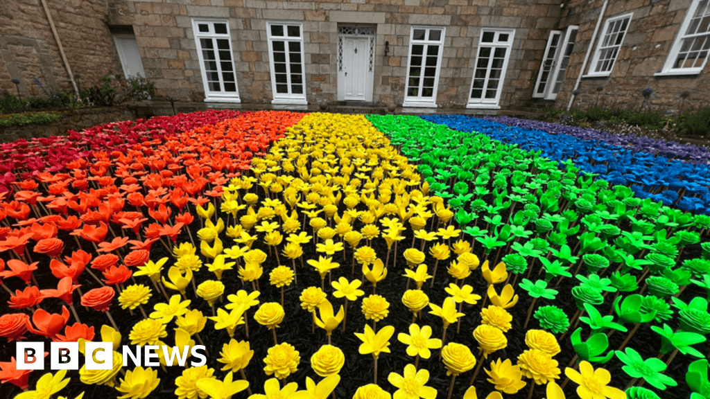 Jersey Zoo's late founder honoured with sea of flower sculptures