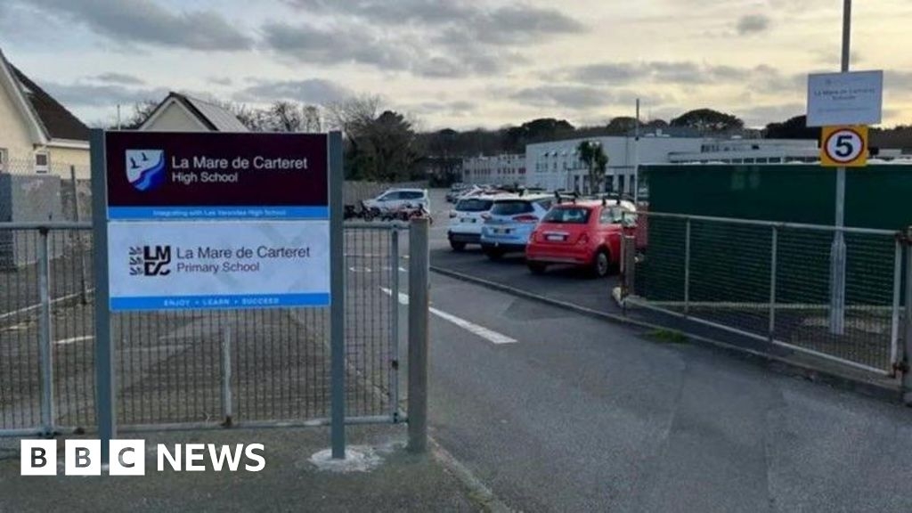 Guernsey post-16 baccalaureate diploma programme paused