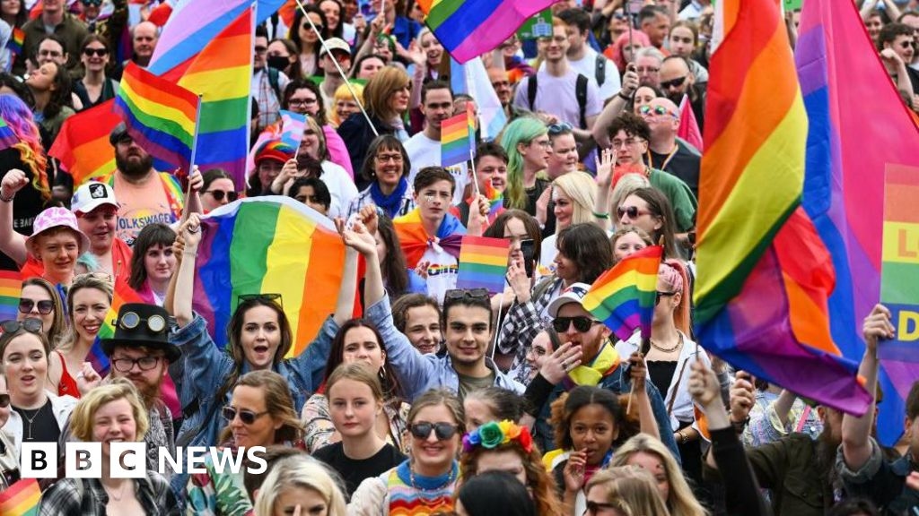 Glasgow Pride bans political parties over gender ruling inaction