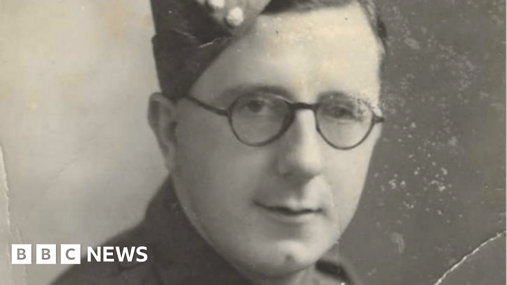 Bergen-Belsen: 'Seeing Nazi camp changed dad's view on the war'