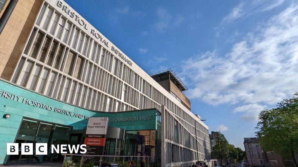 Headlines: NHS staffing issues, plane trouble and closing shops