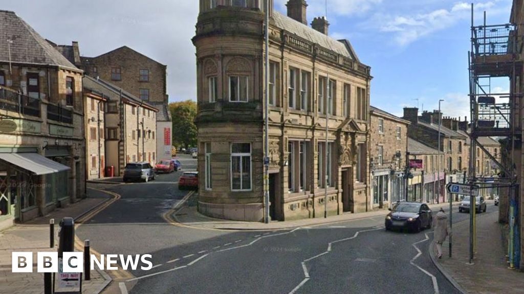 Man arrested after two hurt in hit and run in Padiham