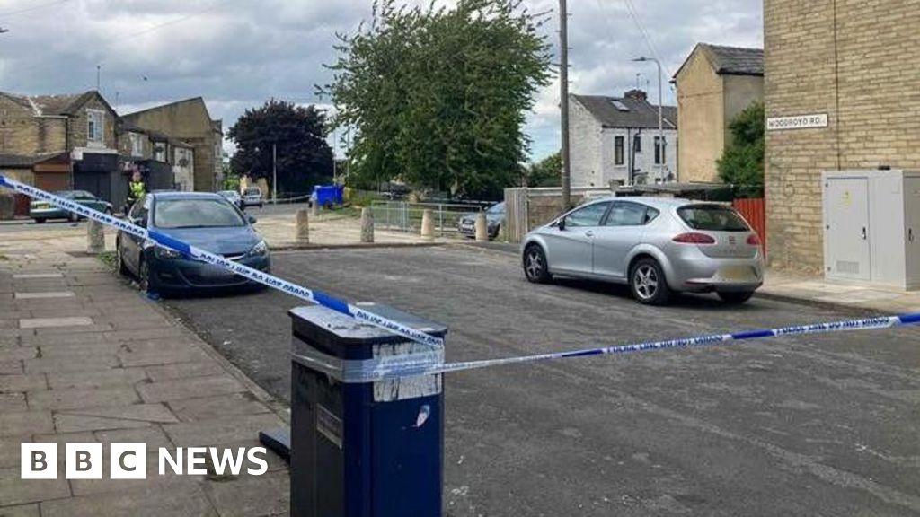 Murder arrest after man dies following Bradford street fight