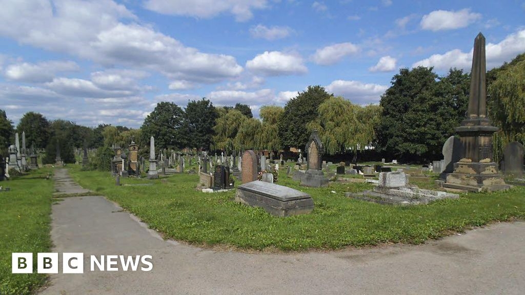 More burial plots for Wakefield will be created, pledges council