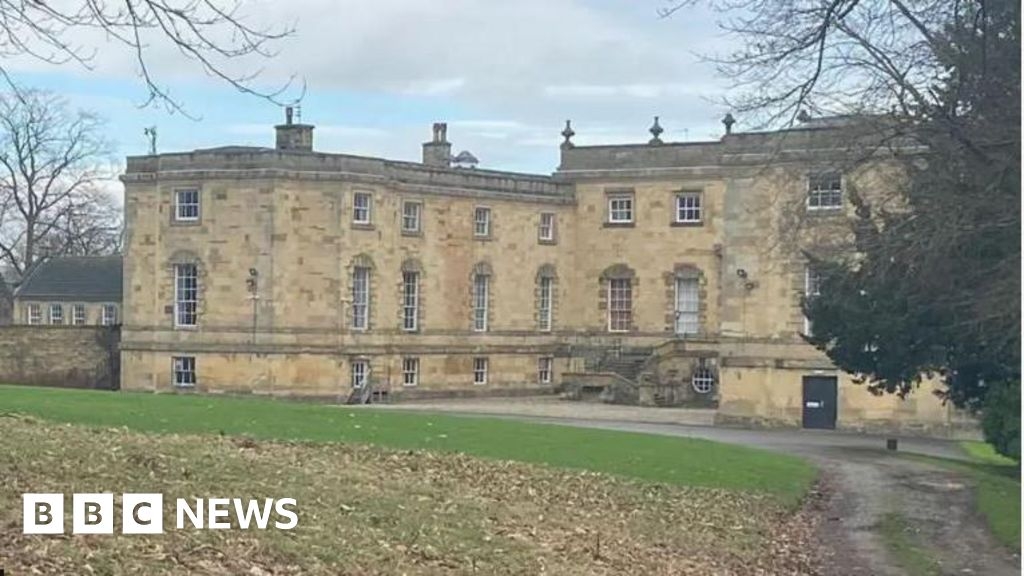 Gilling Castle: Retirement flats to replace former public school