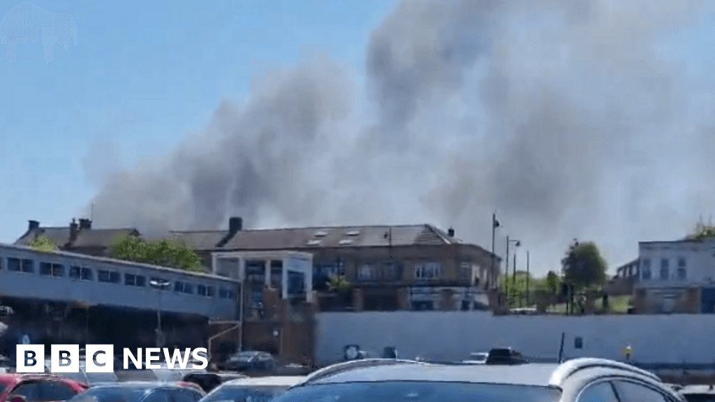 Thirty vehicles alight in Dewsbury scrapyard blaze