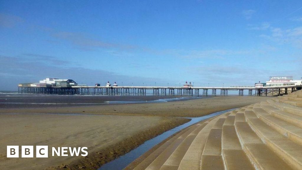 Man dies after falling from Blackpool North pier