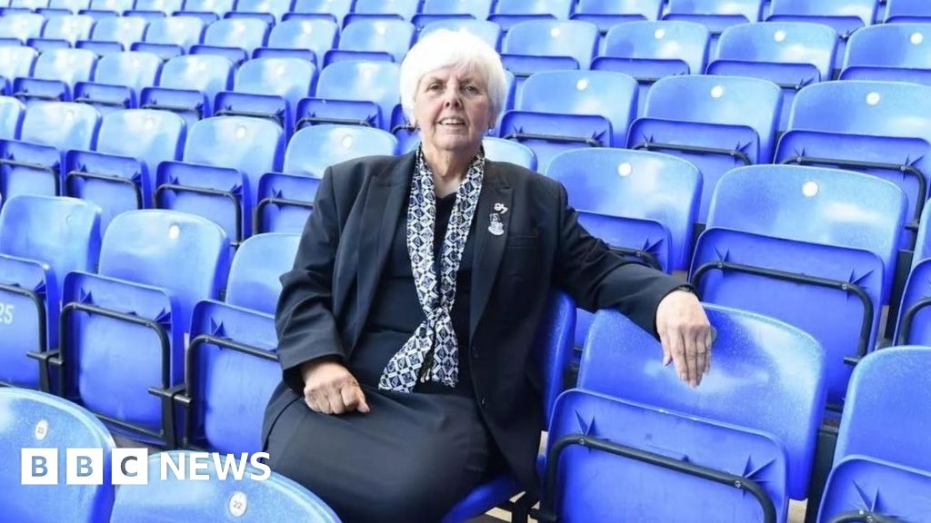 Everton fan 'followed in Nan's footsteps' as Goodison Park guide