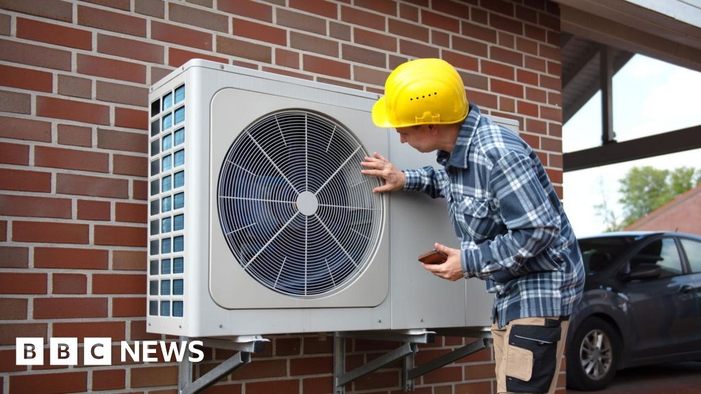 Heat pumps and EVs making progress, UK climate advisers say