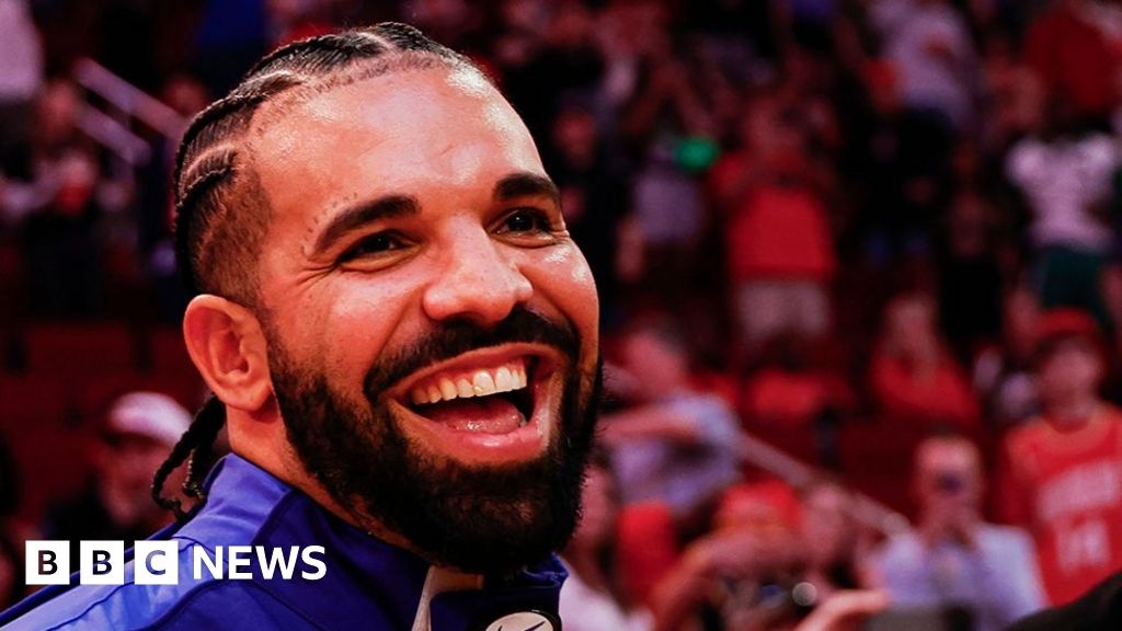 Drake to headline Wireless festival on all three days