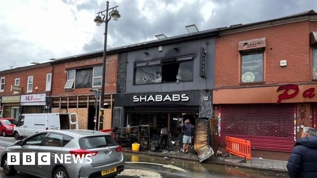 Shababs fire: Man jumps from window to flee Birmingham restaurant blaze