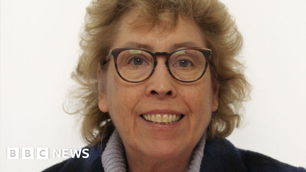 Granny gets X-rated message after Apple AI fail