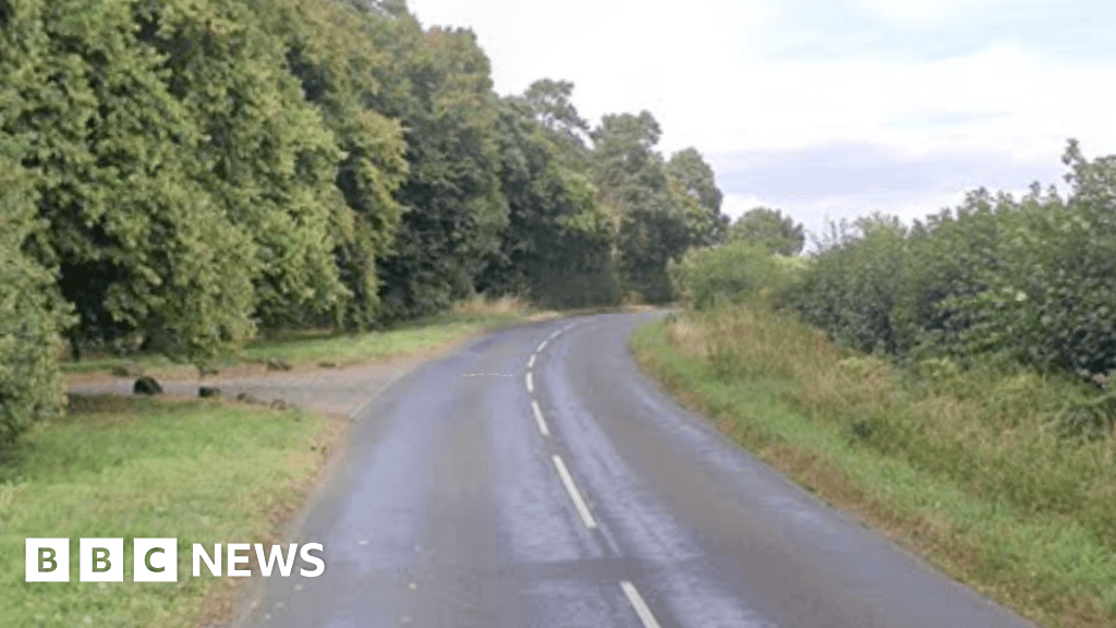 Two men die and several others hurt following Bedfordshire crash