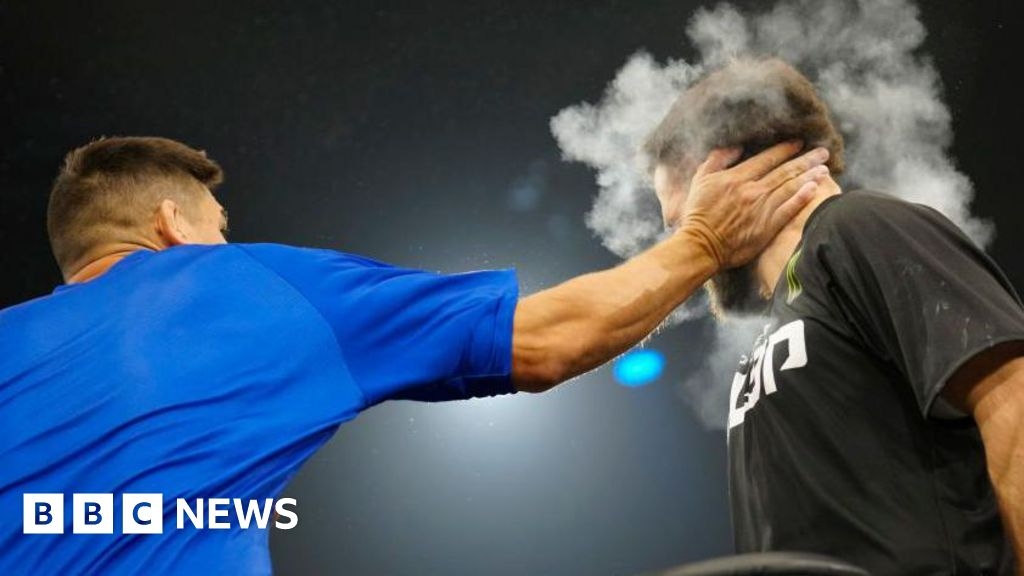 Slap fighting: Controversial event makes Scottish debut