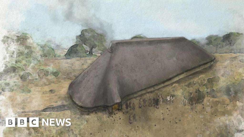 Large neolithic farmers' hall unearthed in Carnoustie