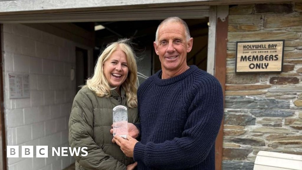 Cornish surf life-saving club wins King's Award
