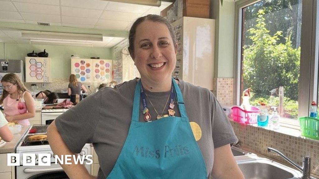 Jersey school joins Jamie Oliver world-record cookery class
