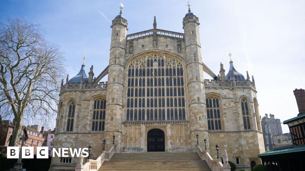 Windsor Castle's chapel sacristan stole from collection plate