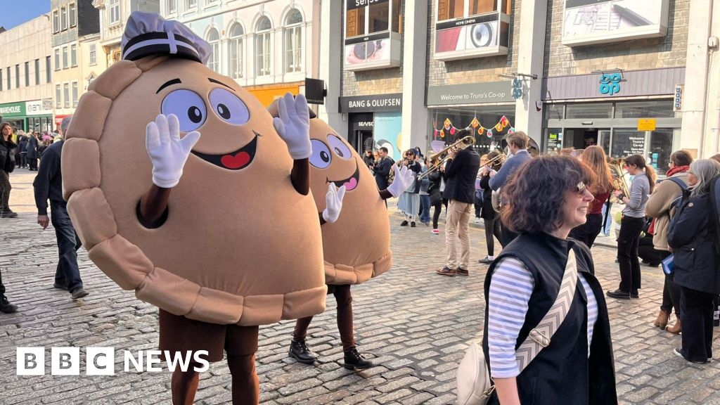 St Piran's Day celebrations take place across Cornwall