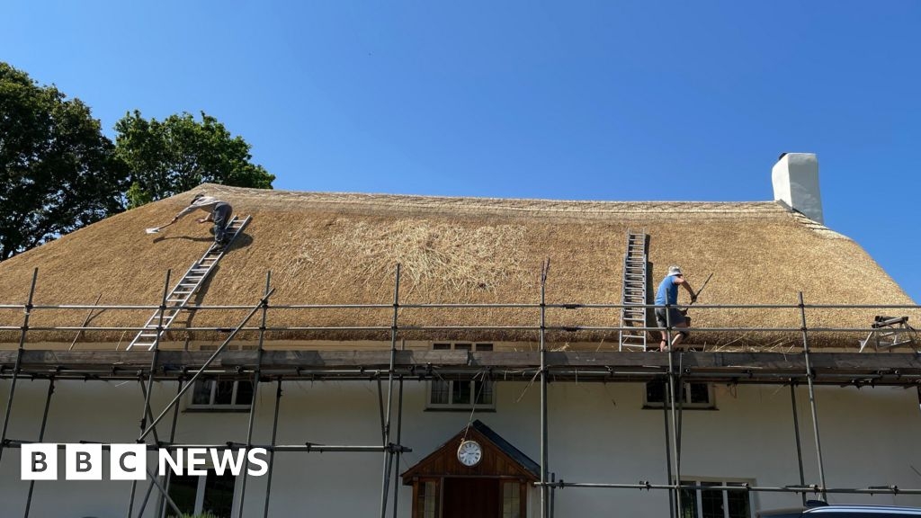 'Two-year waiting list' for thatched roof repairs in Devon