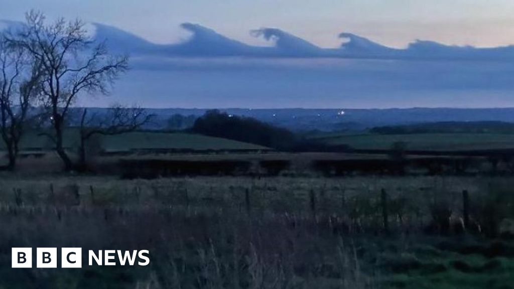 Rare wave clouds captured in North Yorkshire sky