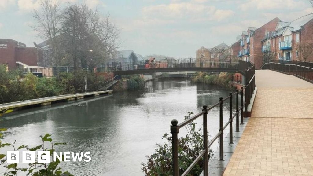 New '£2m footbridge' in Taunton to replace too narrow crossing