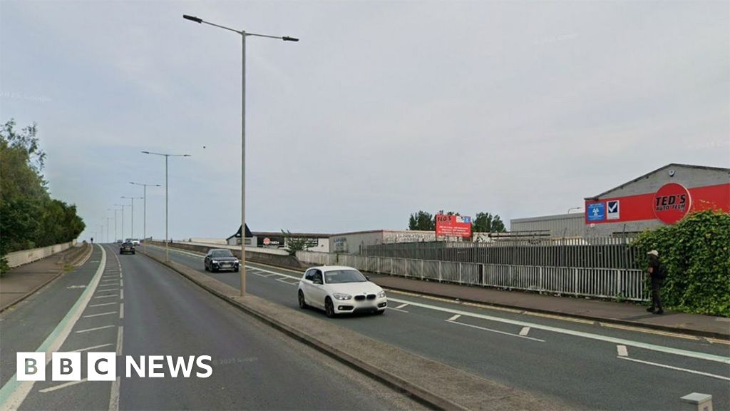 Hull drivers warned of delays during Hessle Road flyover works