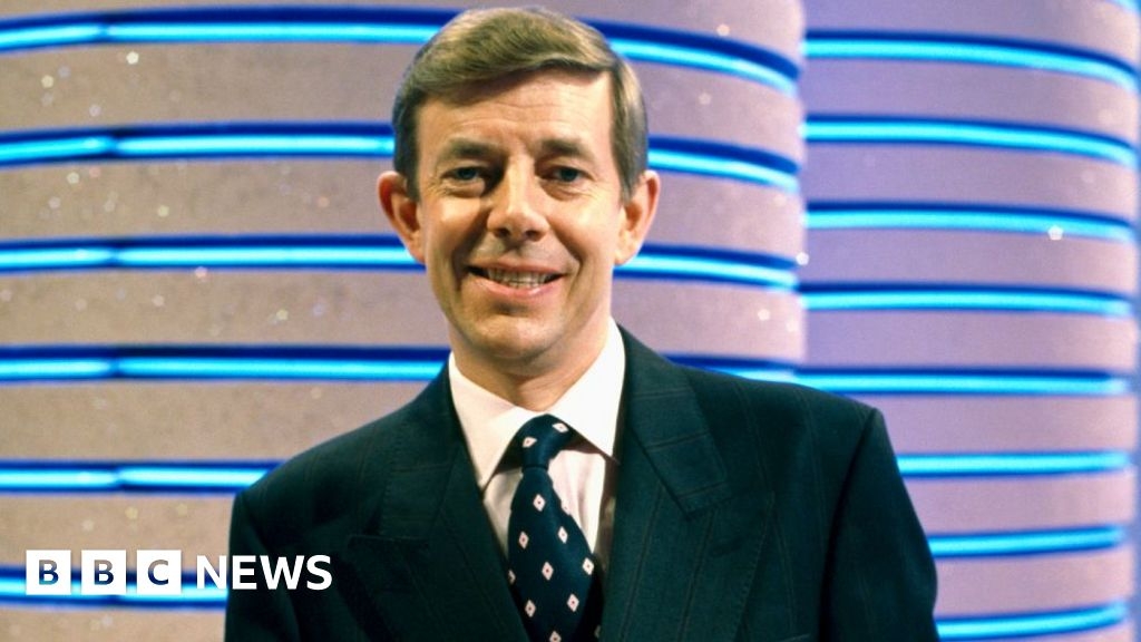 TV presenter and journalist Henry Kelly dies