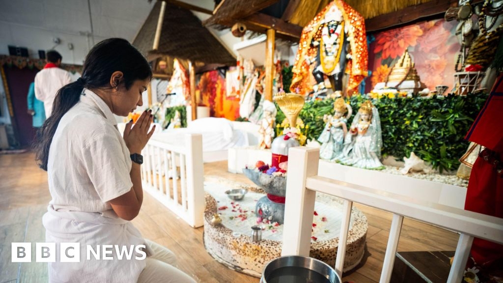 Candlelit vigil held in Harrow for Air India plane crash victims