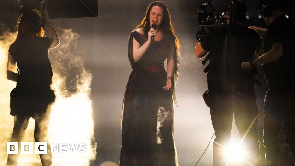British designer creates dress for Swiss Eurovision singer