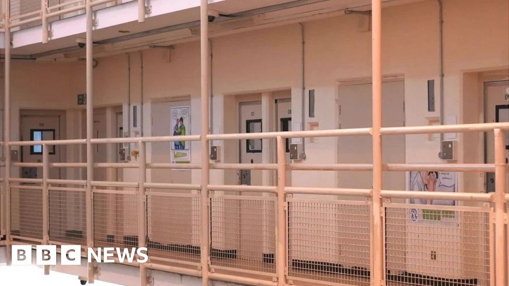 Buckinghamshire prison officer smuggled drugs even after arrest