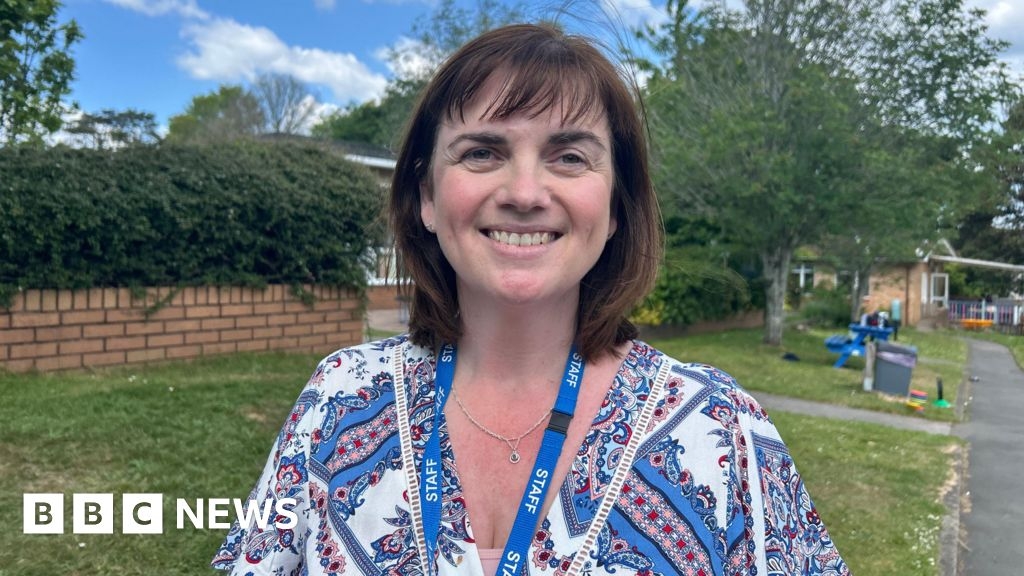 Urdd Eisteddfod: Teacher learns Welsh in a year to inspire pupils
