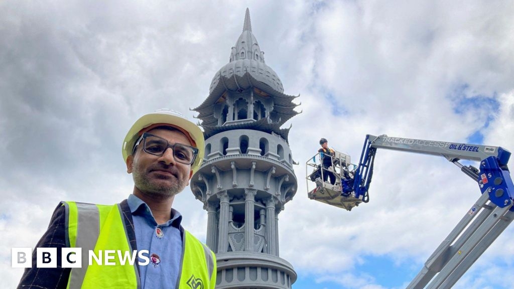 Bradford sculptor unveils Tower of Now as part of UK City of Culture