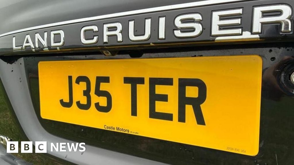 Cornish comedian Jethro's 'J35 TER' number plate up for auction