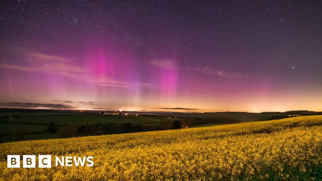 Northern Lights sparkle above Oxfordshire, Dorset and Hampshire
