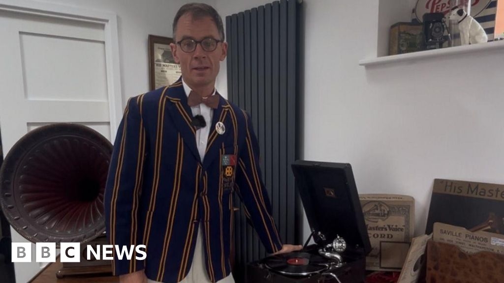 Lincolnshire DJ Adam Wareham takes music lovers back in time