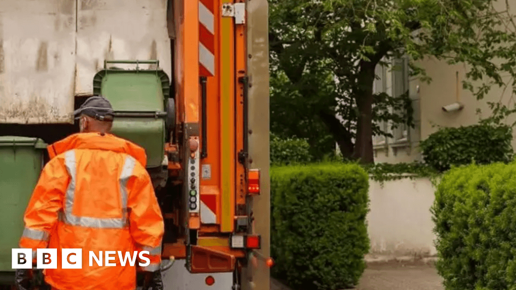 Peterborough bin staff welcome 3.6% pay rise to end dispute