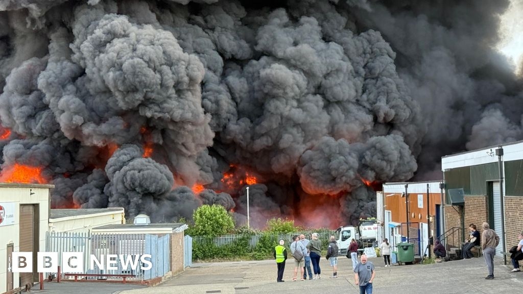 Roads remain closed after Rushden recycling site fire