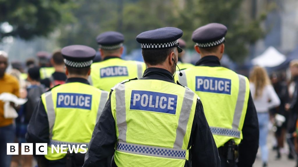 Notting Hill Carnival sound system banned after bottle attack