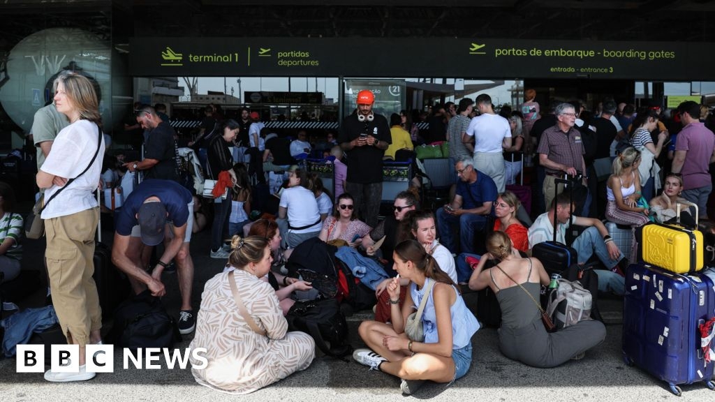 How power outage in Spain and Portugal unfolded - minute-by-minute