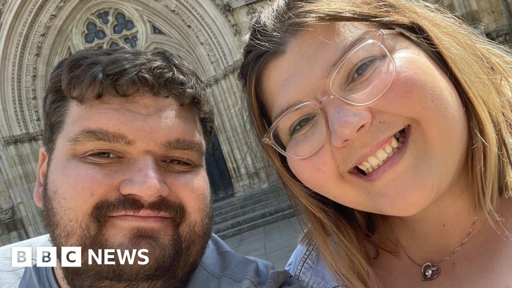 Burnley: Widow calls for health checks for younger people
