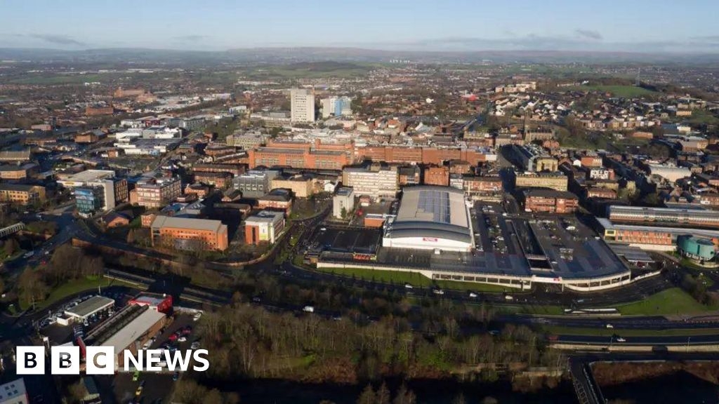 Oldham Council votes to leave Greater Manchester's controversial housing plan