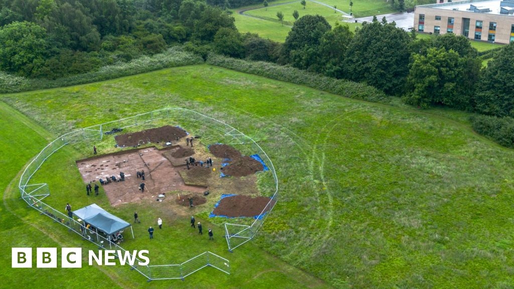 Cardiff's Trelai Park excavation discovers Bronze Age burial site