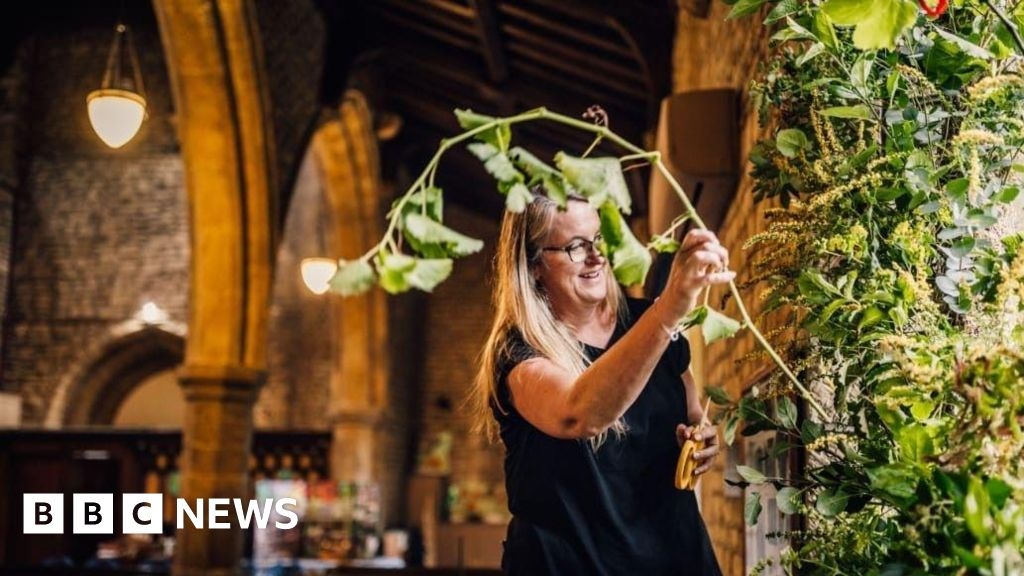 Warwickshire florist wins first funeral flowers gold at Chelsea