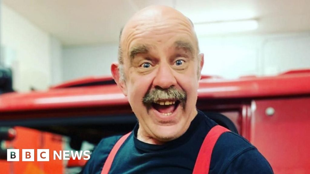 'Inspirational' Wareham firefighter retires after 41 years
