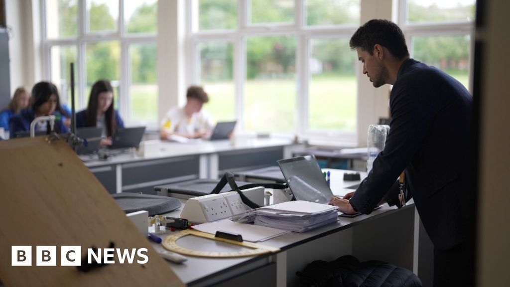 Over 11,000 fewer pupils at private school this year
