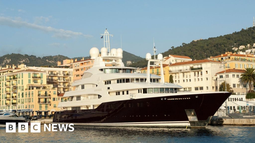 Saudi prince's superyacht contents go to Scunthorpe auction
