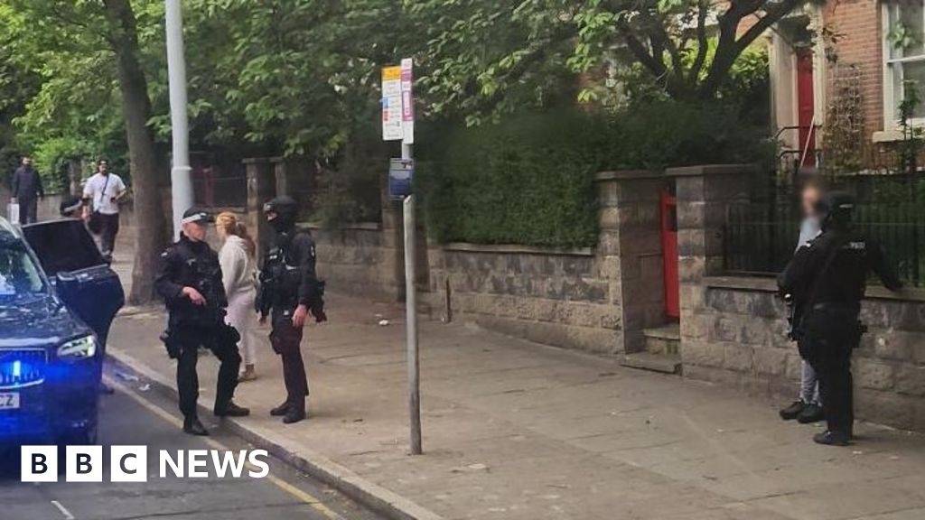 'Axe man' spotted in Nottingham after taxi tyres slashed