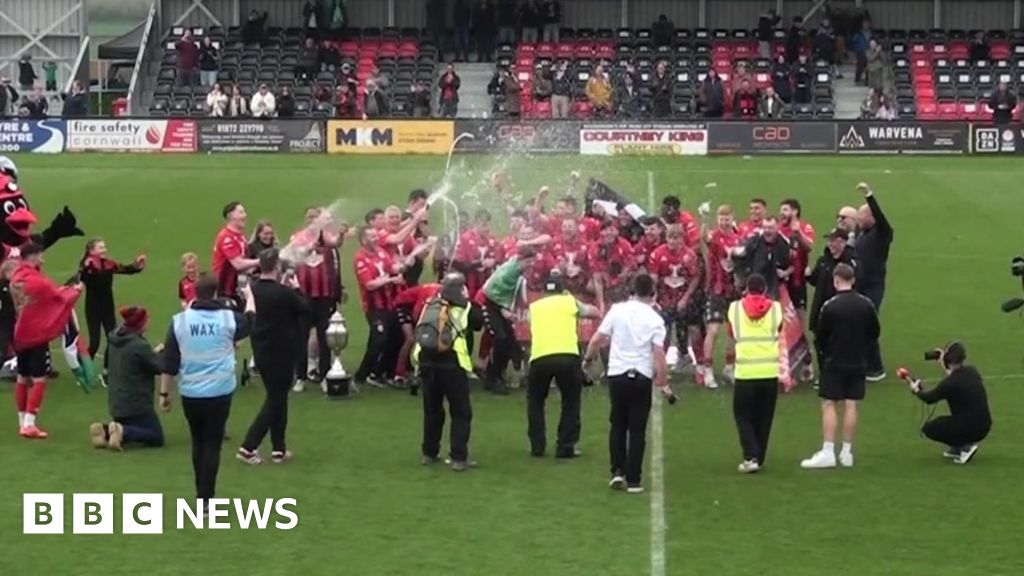 Truro City to celebrate National League South title win