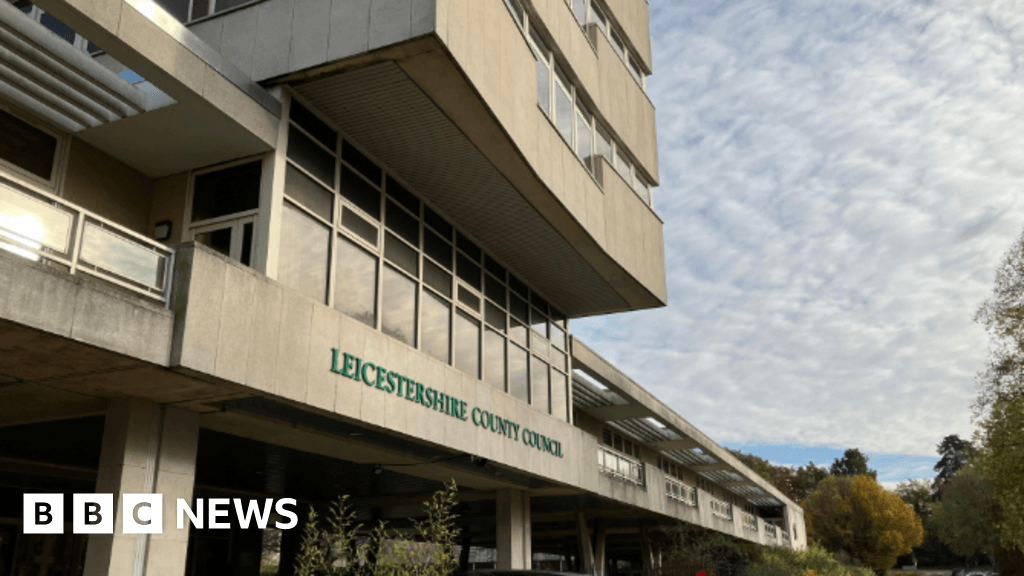 Leicestershire County Council boss John Sinnott to retire